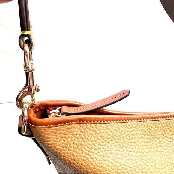 Dooney & Bourke Large Tan Pebble Hobo Shoulder Bag Purse - Picture 4 of 10